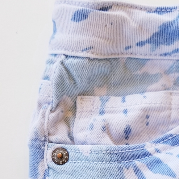 Levi's Tie Dye Shorts Size 10 Regular - Picture 10 of 11